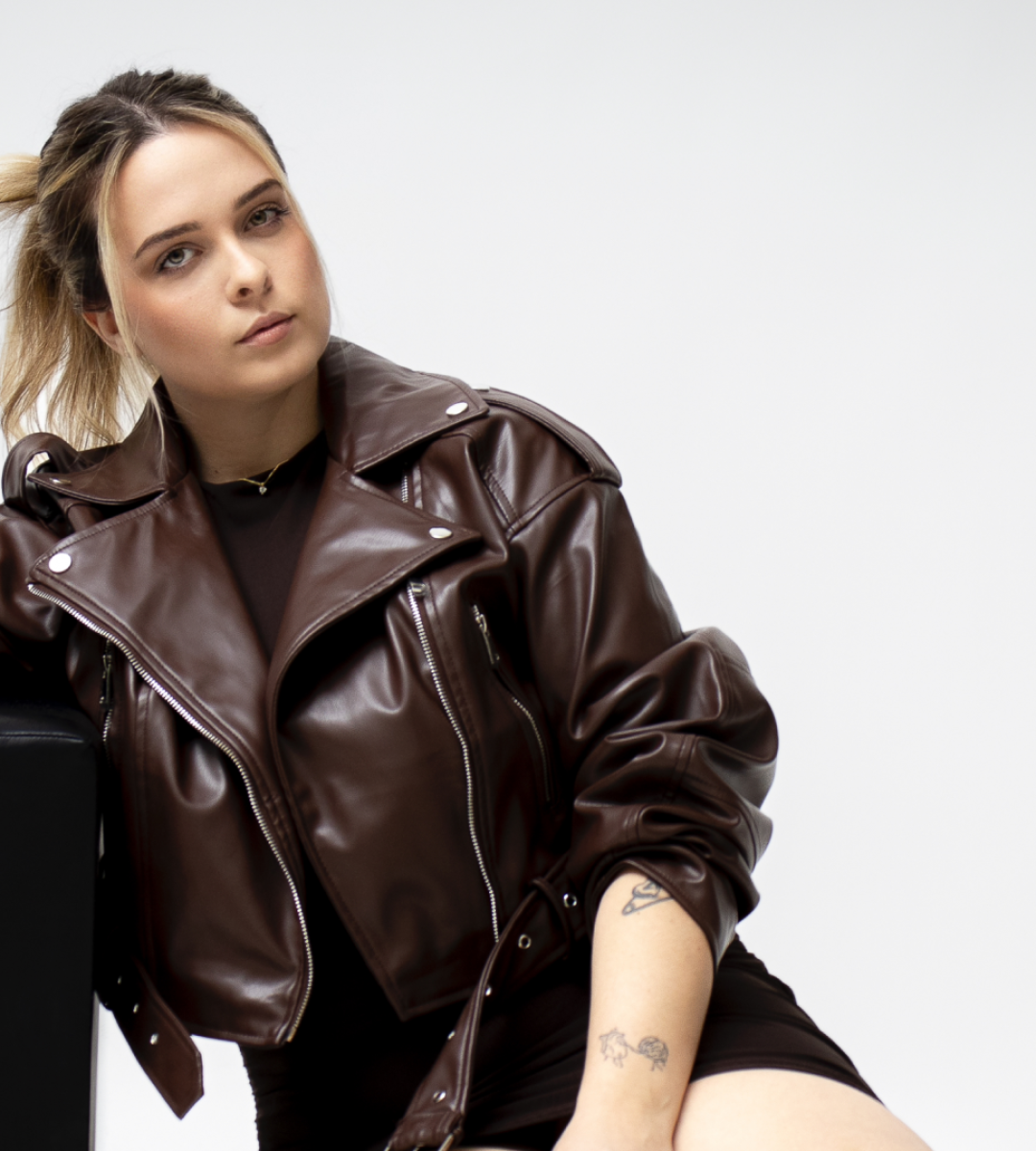 ANNA CORNELIUS - 26 ANOS 3