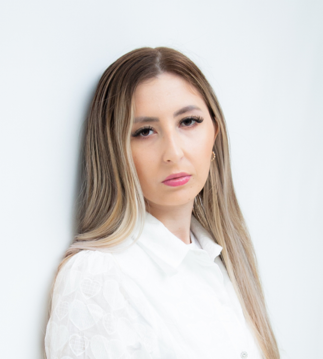 DIÊNIFER BUGS - 23 anos-6