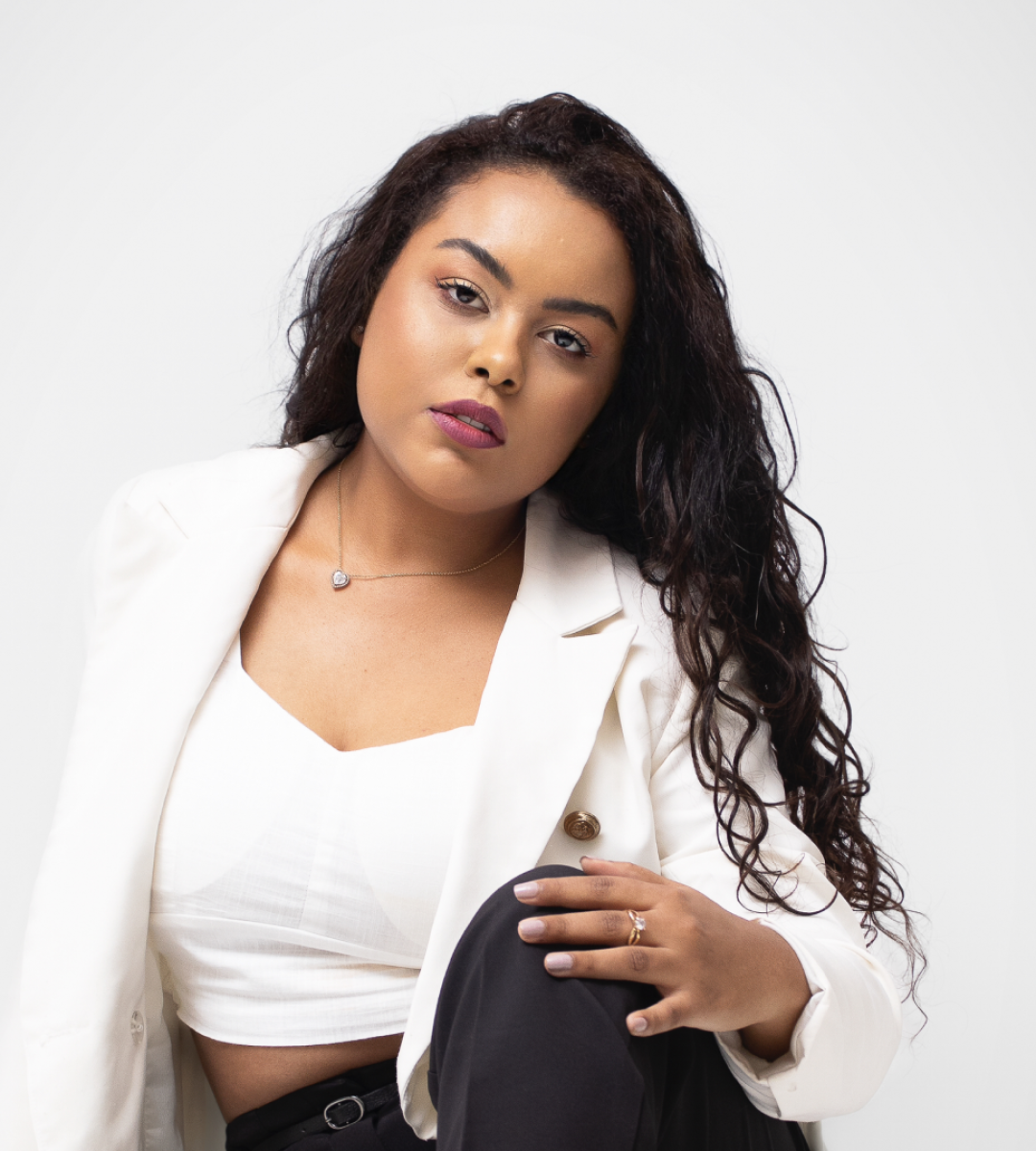 ESTHER CASTILHOS - 26 anos-1