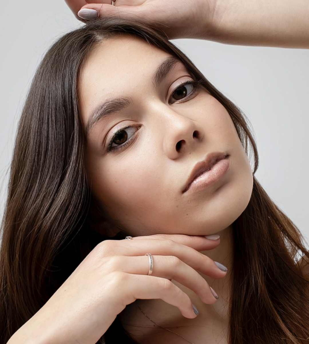 EVELYN VENZO - 18 anos