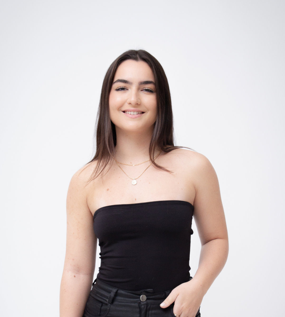 JULIA HENKE - 19 anos