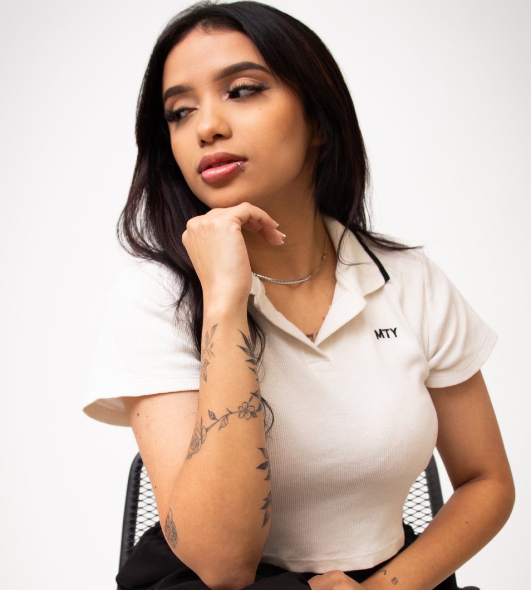 THAIS DE BORGES - 19 anos